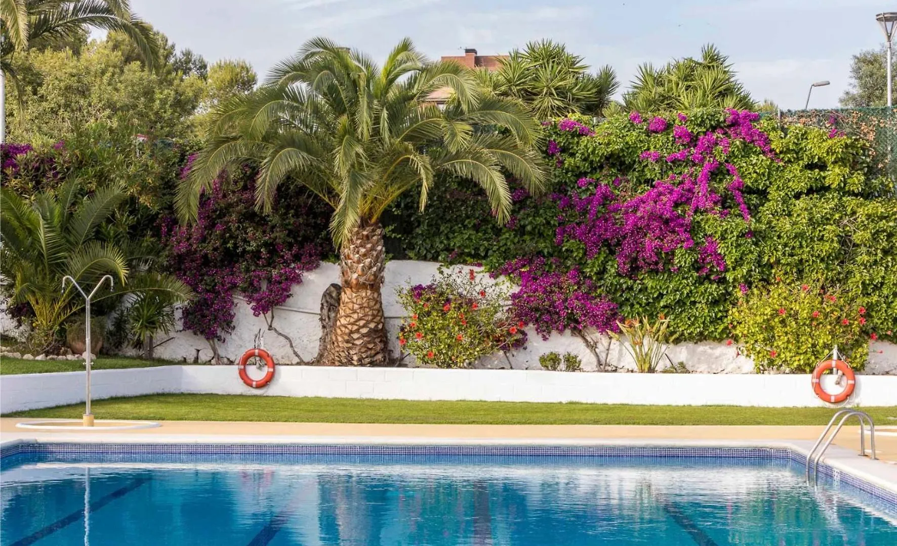 Holacamp Sitges Relax Hotel
