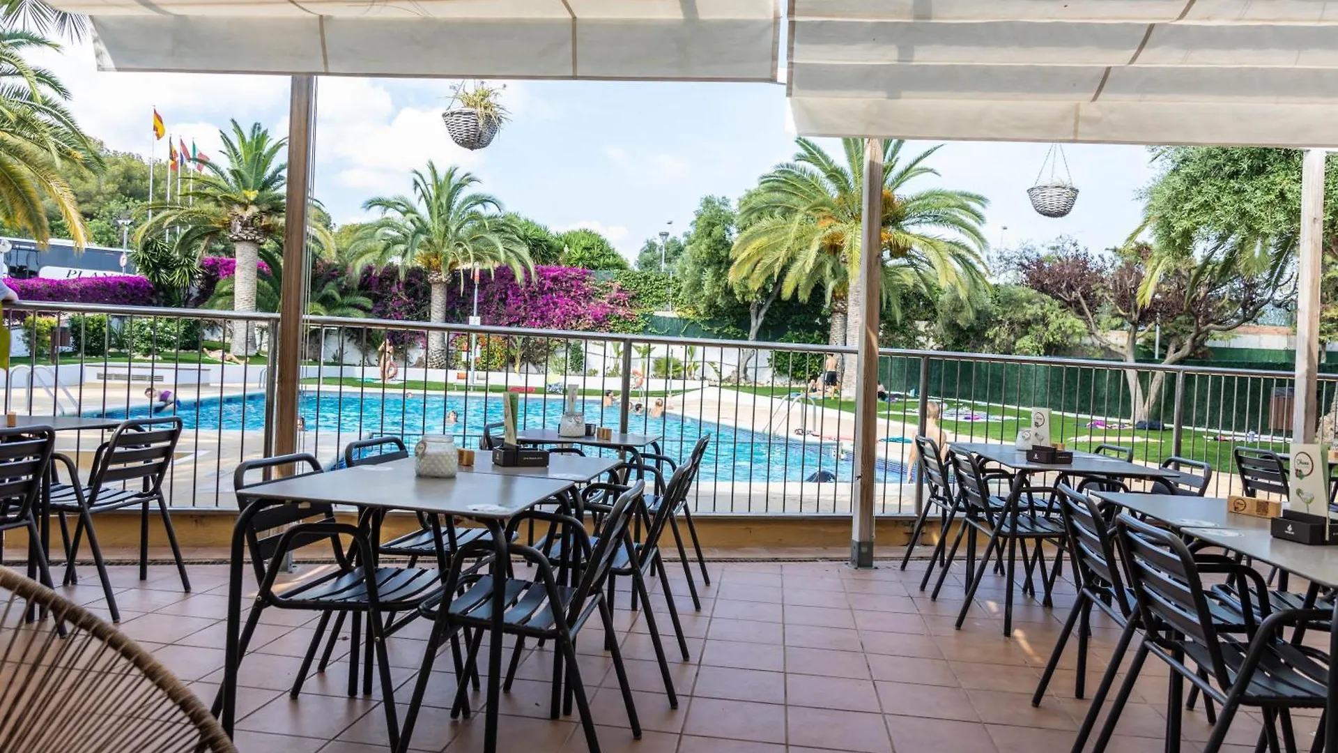 Campsite Holacamp Sitges Relax Hotel