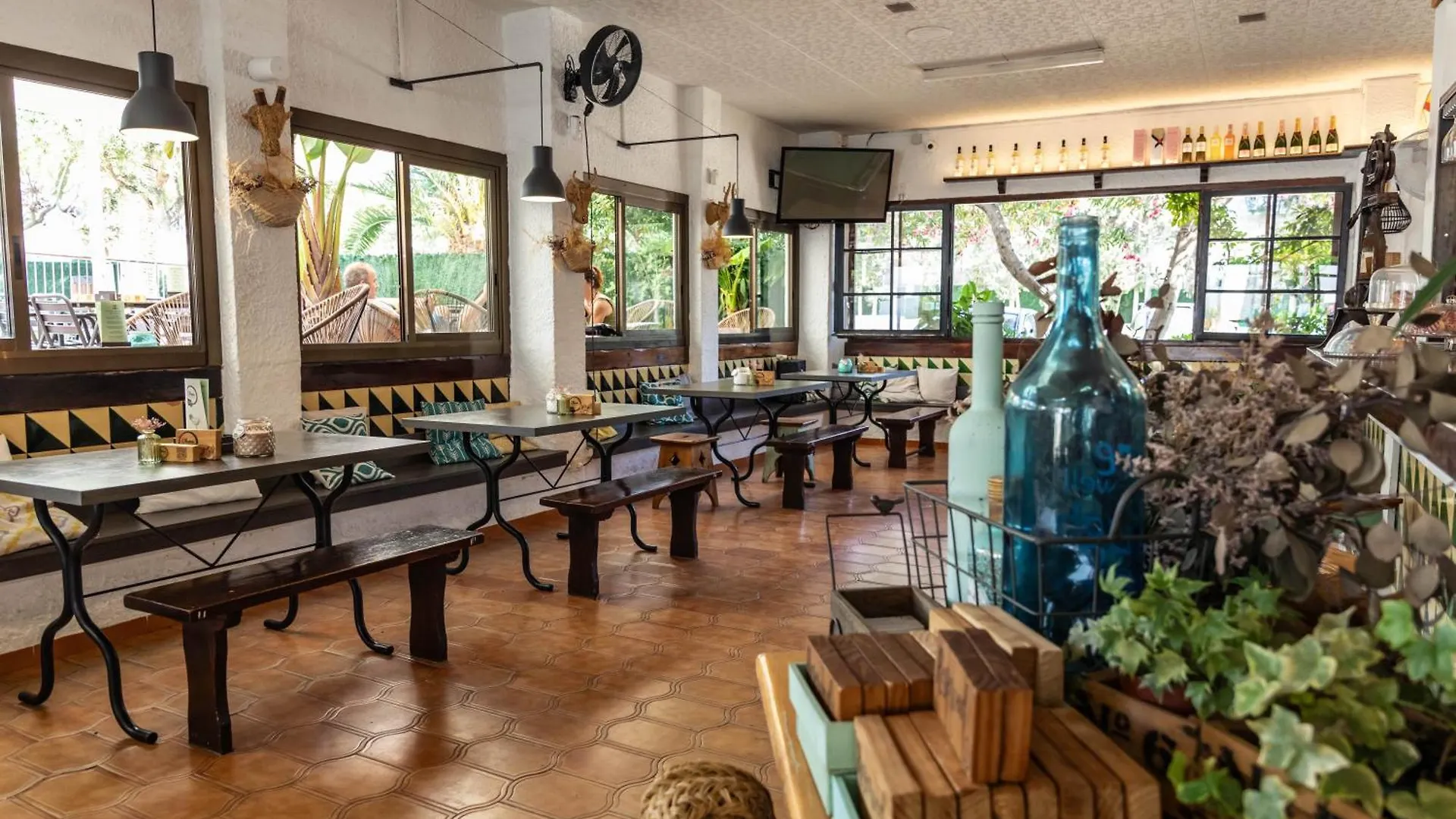 Holacamp Sitges Relax Hotel